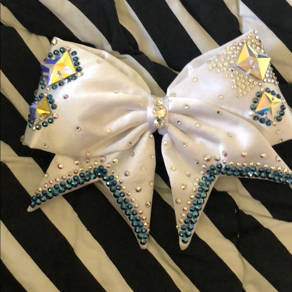 Vegas bows cheer bow
